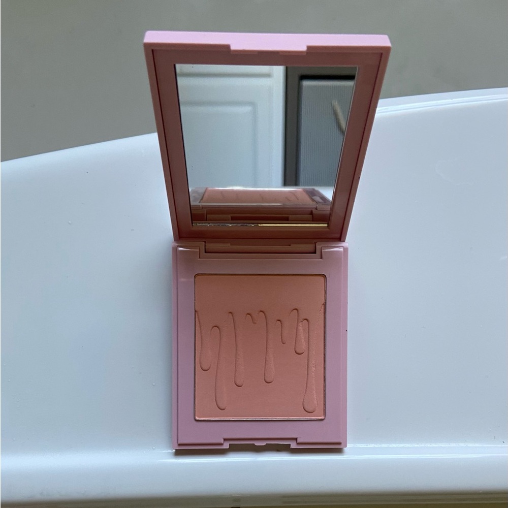 Kylie Blush- Pink Power